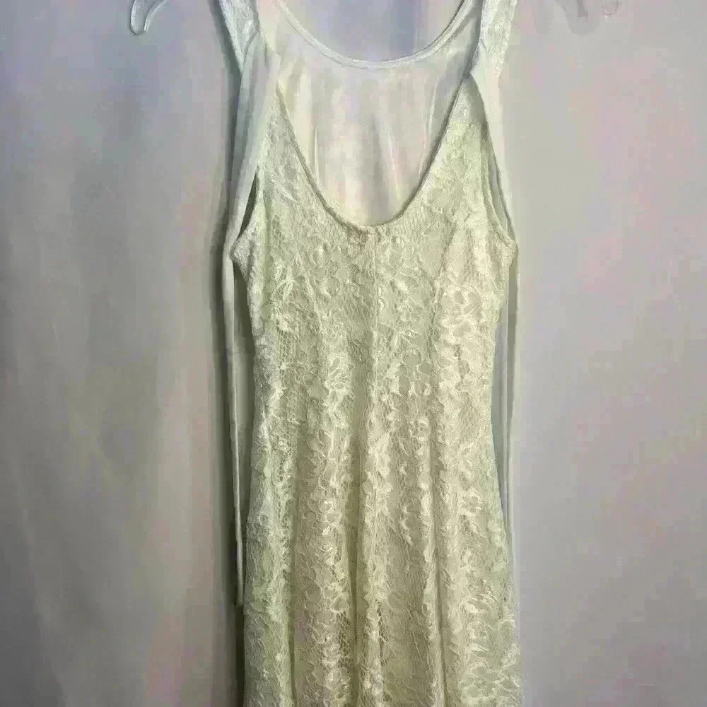 Xtraordinary White Lace Dress - Picture 6 of 7